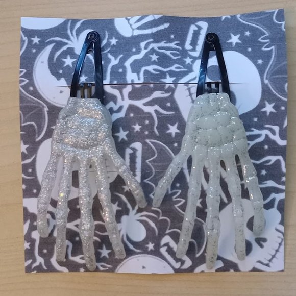Handmade Skeleton Hands Hair Clip Accessories - Picture 5 of 5